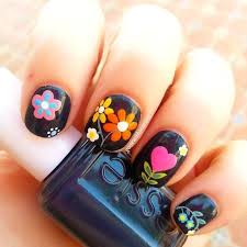 Hola espero se encuentren en este video les comparto un diseño de uñas acrílicas negras y color rosa con rayas como decoración swarosvki y 3d las uñas son. Unas Acrilicas Negras Con Rosa Unas Acrilicas