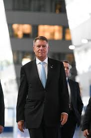 Fac cunostinta cu 2 barbati! Iohannis Despre Acuzatiile Lui Dragnea Si A Luat O Palarie Prea Mare Atitudinea Sa Este Ingrijoratoare Mobile