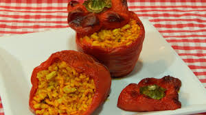 Hay varias maneras de preparar pimientos pequeños y dulces. Como Hacer Pimientos Rellenos De Arroz Receta Facil Y Tradicional Youtube