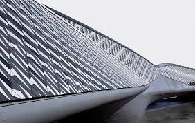 Guia de zaragoza guía de zaragoza, agenda de ocio, cultura y turismo de zaragoza. Zaragoza Bridge Pavillon Fassade Architektur Glasfaserbeton