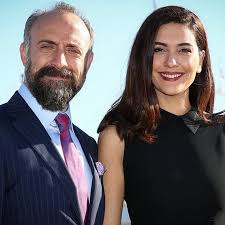 His parents are actors tanju korel and hülya darcan. Berguzar Korel Halit Ergenc Videos Youtube