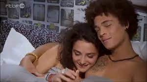 Mais dans trois semaines, baptiste va apprendre qu'emma et mathis ont été enlevés par ryan en représailles contre alpha. Emma Et Baptiste Pblv 1an Youtube