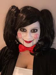 Posting in a recap of my cosplays. If you have pictures of me in any of my  cosplays, I would like to see them in the comments. The Edward Scissorhands  pair up