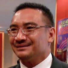 Pemangku raja pahang, tengku abdullah sultan ahmad shah dimasyhurkan sebagai sultan pahang ke 6. Hishammuddin Hussein Bio Family Trivia Famous Birthdays