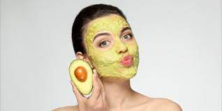 Die maske macht die haut sanft und geschmeidig und verleiht dem gesicht ein. Avocado Maske Schnell Und Einfach Selber Machen