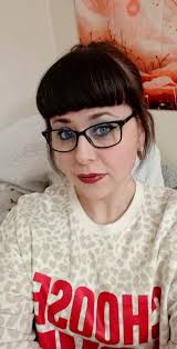 Introduction and Self Acceptance in a Female Friendship Group