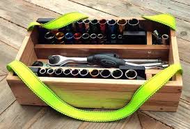 The main components of the tool box are made out of 3/4 thick pine boards, as they have a nice appearance and are very durable. 15 Diy Tool Box Plans How To Make A Tool Box
