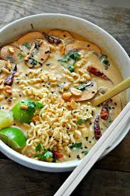 Vegan Spicy Thai Peanut Ramen Recette En 2020 Recette Asiatique Cuisine Asiatique Cuisine Vegetarienne
