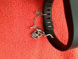 Good Dyi Way To Add A Safety Chain To My Fitbit Flex Fitness Tracker Jewelry Fitbit Bands Fitbit Fashion