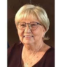 Terri Hulett's Instagram, Twitter & Facebook