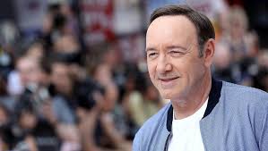 Kevin spacey compares his downfall to people struggling in pandemic. Sexuelle Belastigung Weitere Manner Erheben Vorwurfe Gegen Kevin Spacey Musikexpress