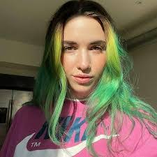 Beverly Reynolds's Instagram, Twitter & Facebook