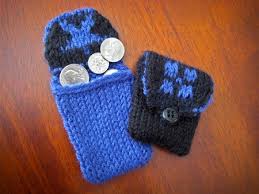 Also has a matching ruffle tote to make. Free Pattern Double Knitted Coin Purse Knitting
