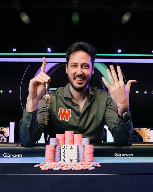 Adrián Mateos entre un peu plus dans la légende : sixième bracelet WSOP et 4,33 millions de dollars dans le Super High Roller – L'amateur de poker