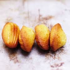 Madeleines Au Nutella Pour 6 Personnes Recettes Elle A Table Recette Recette Recette Madeleine Madeleine Moelleuse