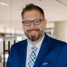 Aaron Kuck's Instagram, Twitter & Facebook