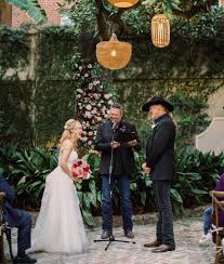 Trace Adkins And Victoria Pratt Married See Wedding Photos Trace Adkins Wedding Wedding Photos