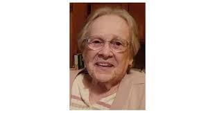 Marie Perna's Instagram, Twitter & Facebook