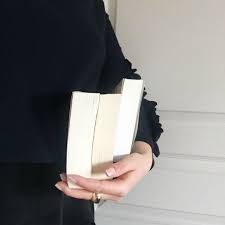 Une Semaine Sur Mes Etageres Mes Petites Nouveautes Book Photography Bookstagram Inspiration Tea And Books