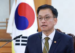 Parlamento da Coreia do Sul destitui presidente interino Han Duck-soo