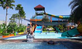 Untuk harga tiket masuk orang dewasa waterboom pik sendiri yaitu rp.200.000 ketika weekday dan rp.300.000 untuk weekend. Harga Tiket Panghegar Waterboom Wisata Air Di Bandung Yang Hits
