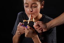 Every cannabis smoker should learn how to roll a joint. How To Roll A Cross Joint Weedmaps