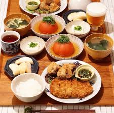 2018 7 24 火 今日の晩ごはん とんかつ マッシュルームフライ トマトの煮浸し 冷奴 わかめスープ 桃 揚げ物して たら クラクラしてきた おうちごはん うちごはん ふたりごはん 晩ごはん 夜ごはん 夕食 献立 食卓