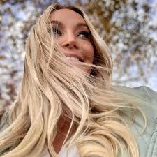 LeAnne Cheri' Behind the Chair