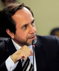 Contraloría y Chileatiende lanzan fono corrupción para denunciar a los  frescos de raja