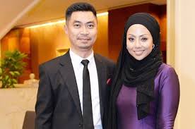 He launched a seminar antarabangsa linguistik dan pembudayaan bahasa melayu on 11th november 2008. Daughter Of Ahmad Zahid Hamidi Fined Rm800 For Flouting Mco Malaysians React News Rojak Daily