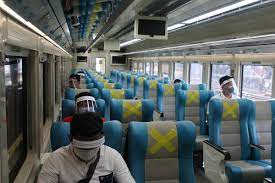 Kereta api dapat digunakan untuk mengangkut kargo atau penumpang. Jelang Larangan Mudik Jumlah Penumpang Kereta Api Jarak Jauh Meningkat