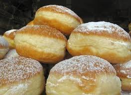 Nicht Nur Kinder Lieben Die Echten Wiener Faschingskrapfen Das Beliebte Rezept Darf Auf Keiner Faschin Faschingskrapfen Rezept Krapfen Backen Faschingskrapfen