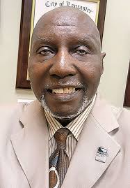 School board elects new chairman