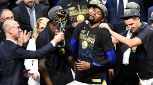 Kevin durant left his former team to play with the team that already had the best odds of winning the nba finals and took a paycut to do so. Nba Titel Fur Golden State Warriors Demutigen Lebrons Cleveland Cavaliers