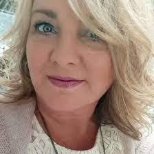 Donna Endsley's Instagram, Twitter & Facebook