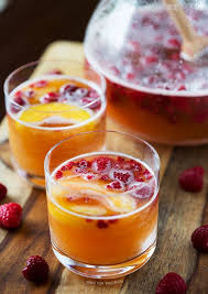 This Raspberry Peach Prosecco Punch Is A Refreshing Summer Cocktail Also Tasty Without The Prosecco For A Non Alcoholic Drink Punch Recipes Food Yummy Drinks