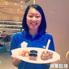 台灣奧運游泳代表隊王冠閎、王星皓與黃渼茜三人，於今日早上出發前往東京，期待他們在東京都可以再創佳績。 三人賽程時間表(晚上預賽,上午準決賽與決賽) 王冠閎 100m 蝶式 7月29日預賽 7月30日準決賽 7月31日決賽 200m 蝶式 7月26日預賽 7月27日準決賽. ä¸–å¤§é‹æ¸¸æ³³åå–®çˆ­è­°é»ƒæ¸¼èŒœä¸æ€ªå­¸å§Šèª¿æ•´å¥½è‡ªå·±å¿ƒæ…‹ è˜‹æžœæ–°èžç¶² è˜‹æžœæ—¥å ±