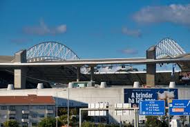This modern and fully seated stadium is home to futebol clube do porto, and was inaugurated with a friendly match between porto and fc barcelona. Dragon Stadium Porto 2003 Structurae