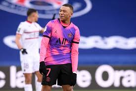 Bei der weltmeisterschaft 2018 wurde er im alter von 19 jahren weltmeister sowie als bester junger. Paris Saint Germain Kylian Mbappe Entscheidung Uber Seine Zukunft Gefallen