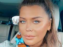 Loredana groza va apărea în noul show pregătit de pro tv, „cântă acum cu mine, unde are un rol important, dar şi în musicalul „we will rock you, regizat de răzvan vasilu. Foto Loredana Groza È™i TinereÈ›ea DescoperitÄƒ La 50 De Ani Cum Se ApÄƒrÄƒ Diva In FaÈ›a Celor Care O AcuzÄƒ CÄƒ A Exagerat Cu OperaÈ›iile Estetice Hotnews Mobile