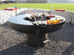Unsere Grillschale Lasst Sich Gut Zeigen Und Passt Gut In Einen Grilltisch Grilltisch Feuerschale Garten Kuche