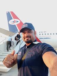 اليمنية" تبارك للكابتن الشميري نيله الميدالية البرونزية في بطولة الخليج  الأولى لكمال الاجسام باركت الخطوط الجوية اليمنية للاعب اليمني الكابتن