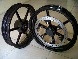 Modifikasi honda revo rangka merah body coklat metalik motor expose via motorexpose.blogspot.com koleksi ide modif warna motor beat lama terbaru dan terlengkap via firemodif.blogspot.com kumpulan foto modifikasi motor beat hitam luar biasa otopacucom via otopacu.com foto modifikasi yamaha rx king terbaru modif terbaru januari 2018 via. Tips Modifikasi Warna Velg Sepeda Motor Sesuaikan Jenisnya