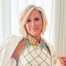 Lindsay Amato's Instagram, Twitter & Facebook