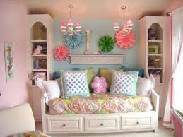 Our daybed covers include many animal print patterns including zebra, solid colors, denim and colorful daybed comforters and sheet sets in all colors of the rainbow. Pretty Daybed In Eclectic Girl S Bedroom Girls Daybed Room Daybed Room Kids Daybed