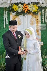 Vidio ini di ambil sesaat setelah pengantin selesai melangsungkan ijab qobul dengan dandanan muslim modern.shoot vidio & edit by zenfone selfi. Wedding Muslim Hijab Syar I 27 Foto Pengantin Muslimah Berhijab Jawa Jogja Pernikahan Firda Toni Fotografer Pernikahan Prewedding Wedding Photographer Jogja Yogyakarta Indonesia