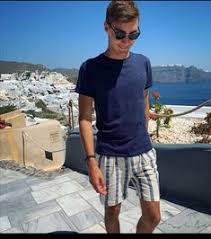 Who is george russell's girlfriend seychelle de vries? 200 George Russell Ideas In 2021 Autoversenyzo Hiressegek Pilotak