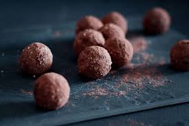 Nougat Marzipan Pralinen Rezept In 2020 Pralinen Marzipan Pralinen Rezepte