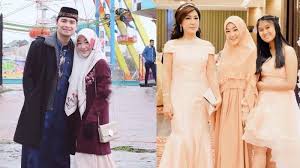 7 rekomendasi merek skincare dna salmon a la perawatan artis fashion and beauty. Fakta Larissa Chou Menantu Kesayangan Ustaz Arifin Ilham Intip Momen Manis Bareng Ibu Adiknya Tribunstyle Com