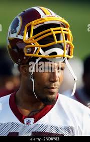 Washington Redskins fullback Mike Sellers walks to the last day of their  NFL football training camp at Redskins Park in Ashburn, Va. Thursday, Aug.  19, 2010.(AP Photo/Alex Brandon Stock Photo